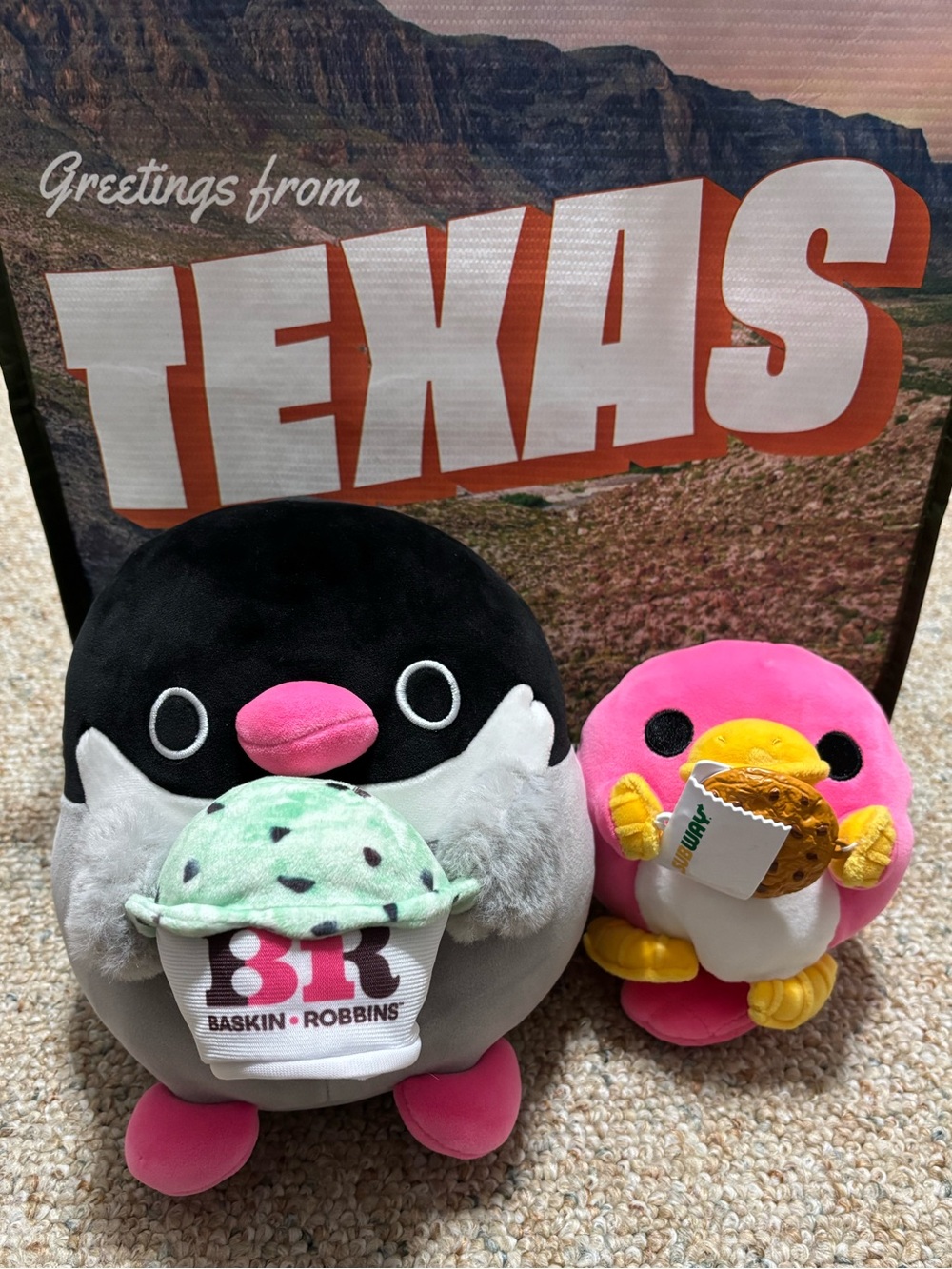 Zuru Snackles Baskin Robbins/Subway Plush Set Of 2